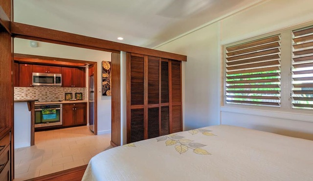 Steps from the sand, beach front and secludedon Kauai's north shore in Hanalei