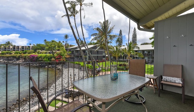Breathtaking Cove Front Beauty in Napili in Lahaina