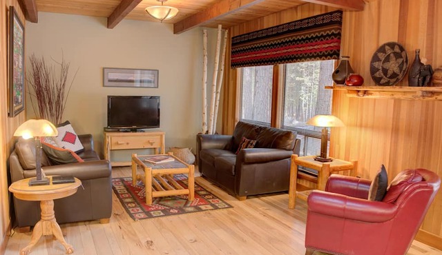 RR067 | Charming home close to South Meadow Pool and Glaze Meadow Recreation. in Black Butte Ranch