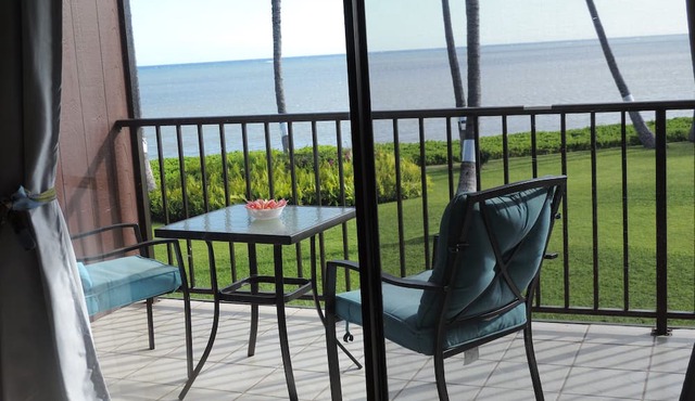 ALOHA OceanFront Condo w.A/C, Molokai, Hawaii Watch whales Dec-April. in Kaunakakai