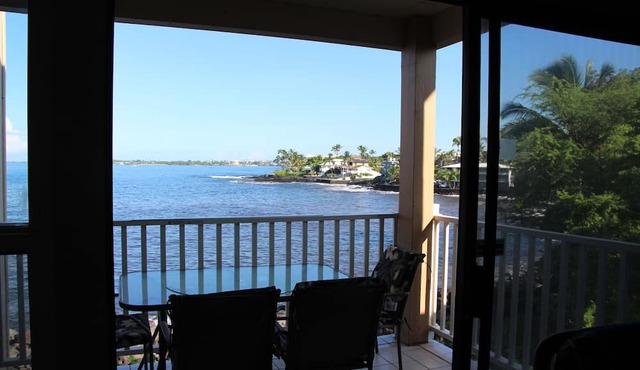 Oceanfront 2 BR/2BA in Beautiful Sea Village.