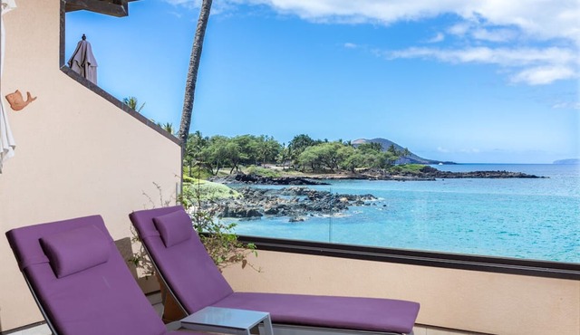 Beachfront /Corner /Renovated/2nd floor condo unit: F-204 in Wailea-Makena