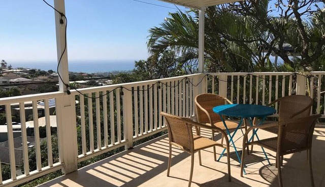 1bd/1bath Kaimuki Hill Top, Ocean View, Huge Patio in Honolulu