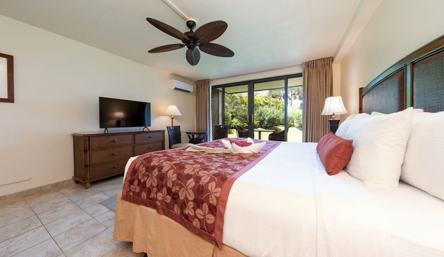 4 Units | Full Kitchen | Pool | Princeville Beach Access #1 Resort on Kauai! in Princeville