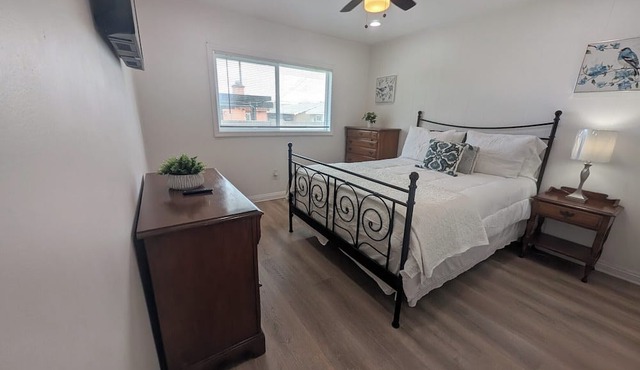Spacious 4-bedroom house in tranquil Downey with AC in Downey