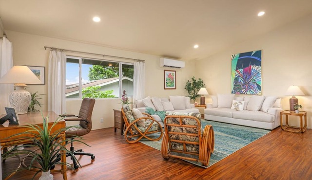 Stunning 3-bedroom 2-bath home in Kailua Kona with AC sleeps 8 in Kailua-Kona