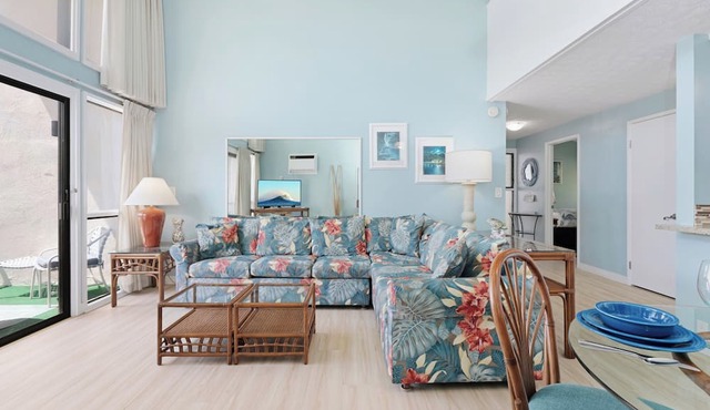 Ocean-view 2BR Maui condo with pool, A/C, beach in Wailuku