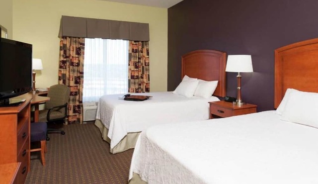 MINUTES FROM QUAD CITY INTERNATIONAL AIRPORT in Moline