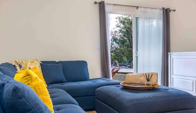 PRIVATE Ohana+7 Acres of Forrest +Wet & Dry Spa with full KITCHEN and LAUNDRY in Honokaa