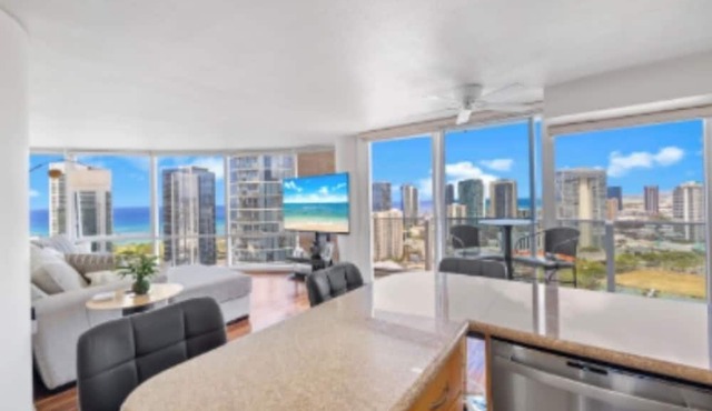 Beach, City lights and Mountain Views 180 degrees view & centrally located