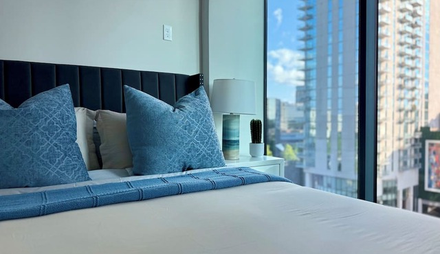 Chic & Modern 2BR Apartment in the Heart of Buckhead – Walk to Dining & Shops! in Atlanta