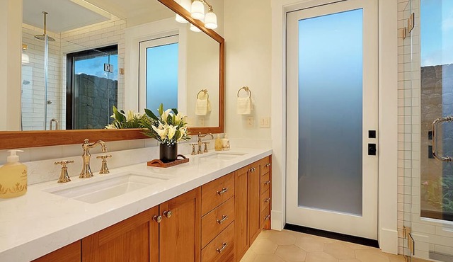 Perfection in Poipu: Brand new luxury home, ocean views, pool+spa in Koloa