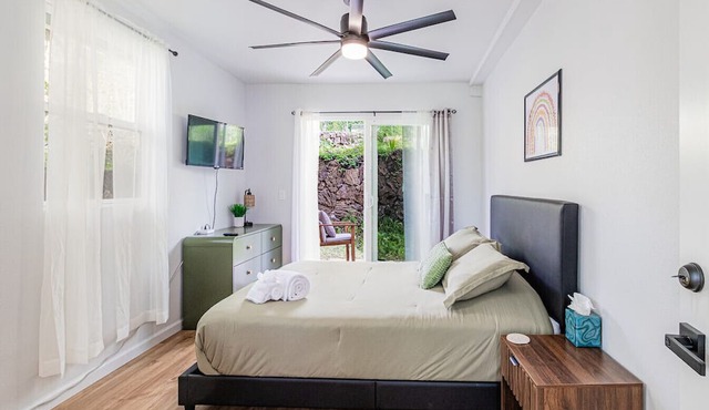 Pet-Friendly Getaway, Kona Charm Awaits in Kailua-Kona