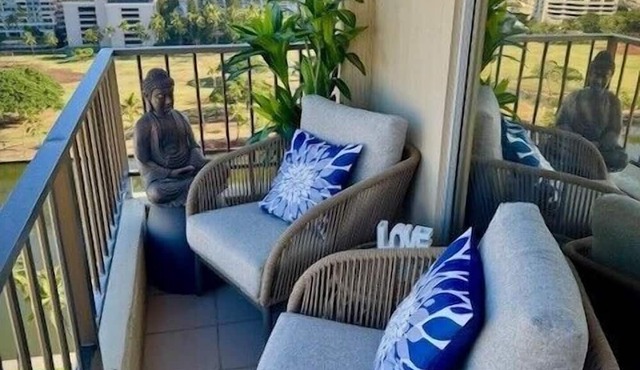 Honu Hideaway Studio at Royal Garden | Lanai Oasis in Honolulu