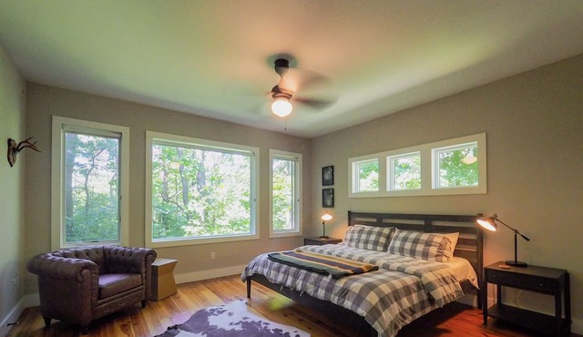 Saugatuck perfection! Spacious & far from crowds, yet close to town. in Fennville