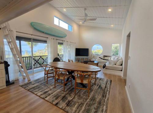 Surf Shack Grand Starfish 2 bedroom with kids loft in Hawaiian Ocean View