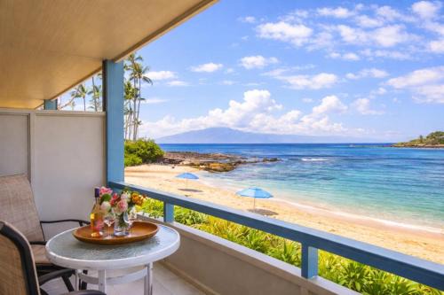 Napili Bay Oceanfront Studio Sleeps 2 Steps to Beach Complimentary Car with 6 Nights NAB-107 by KBM in Kahana