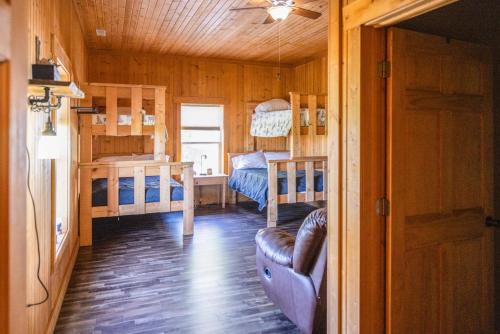 Tall Tine Lodge in La Prairie