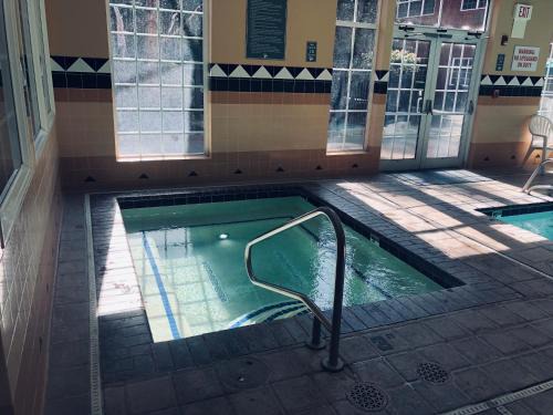 Heathman Lodge 